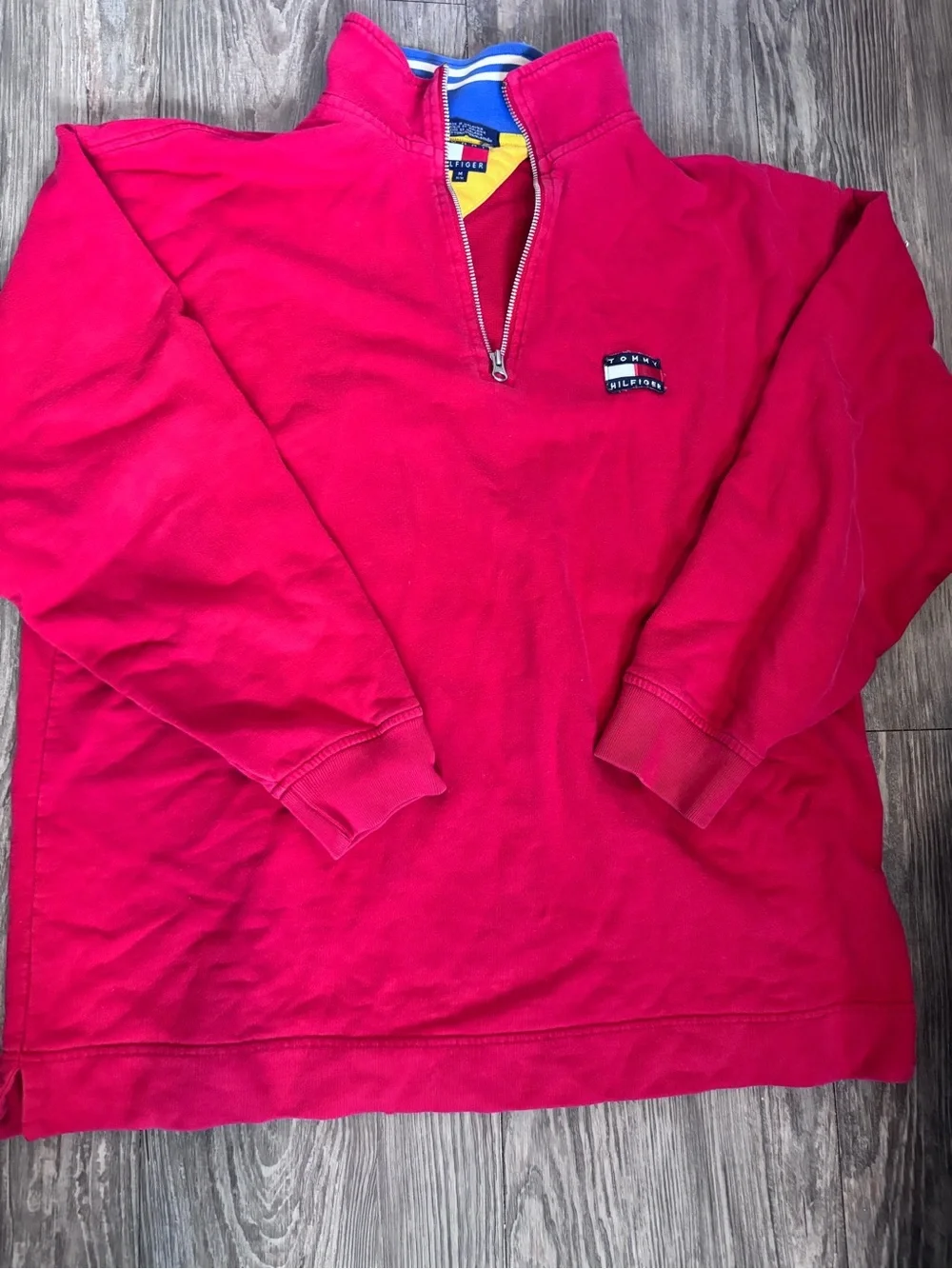 Vintage Tommy Hilfiger Sweater !